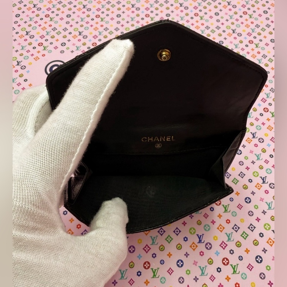 Chanel Black Vintage quilted Compact Wallet with Gold Logo (COA) included! - Picture 13 of 13